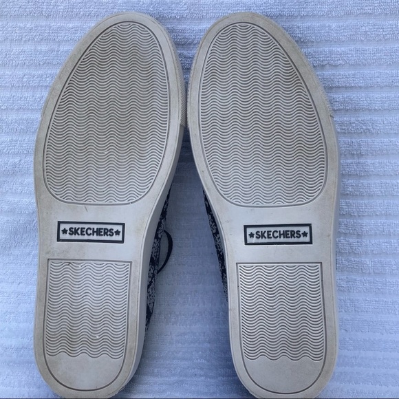 Skechers knit flower print women’s 8.5 Black w/ flowers - Picture 8 of 9